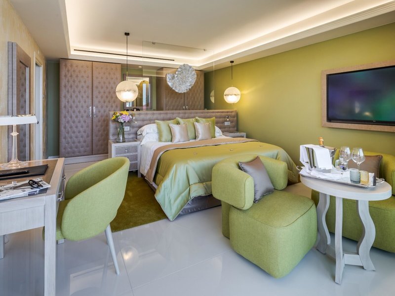 Cala Beach Resort 8