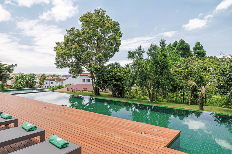 Solar dos Cantos Botanic House & Garden 8