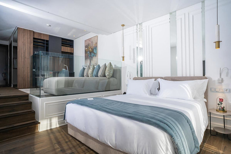Petit Palace Suites Hotel 1