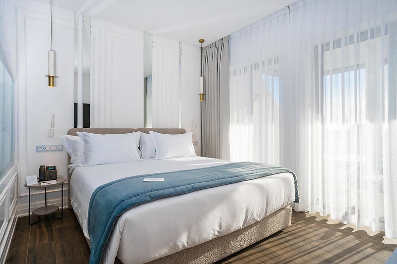 Petit Palace Suites Hotel 2