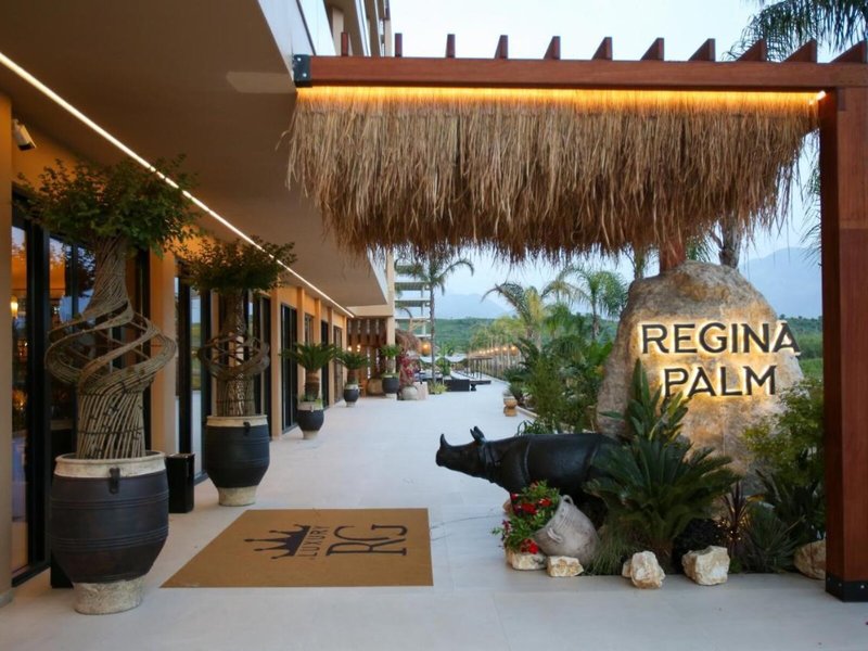 Regina Palm 2