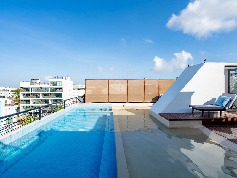 Emiliano 42 Condos Boutique 2