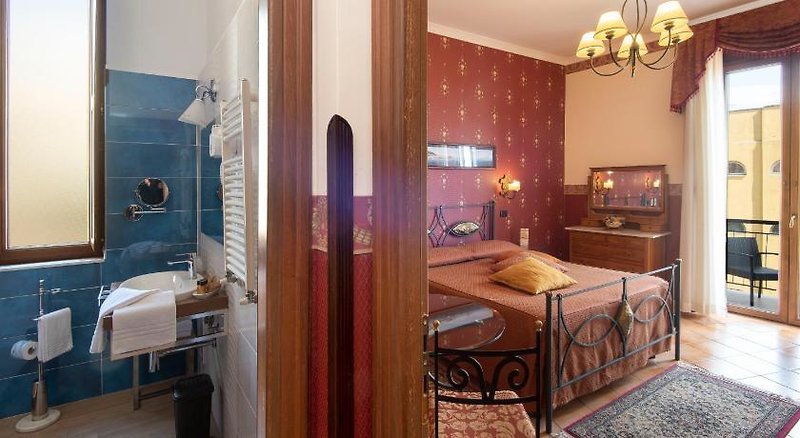 Pinto Storey Hotel