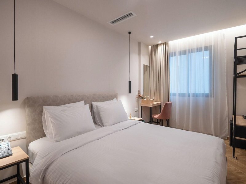 IRA Hotel 18