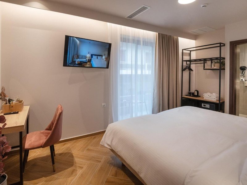 IRA Hotel 21