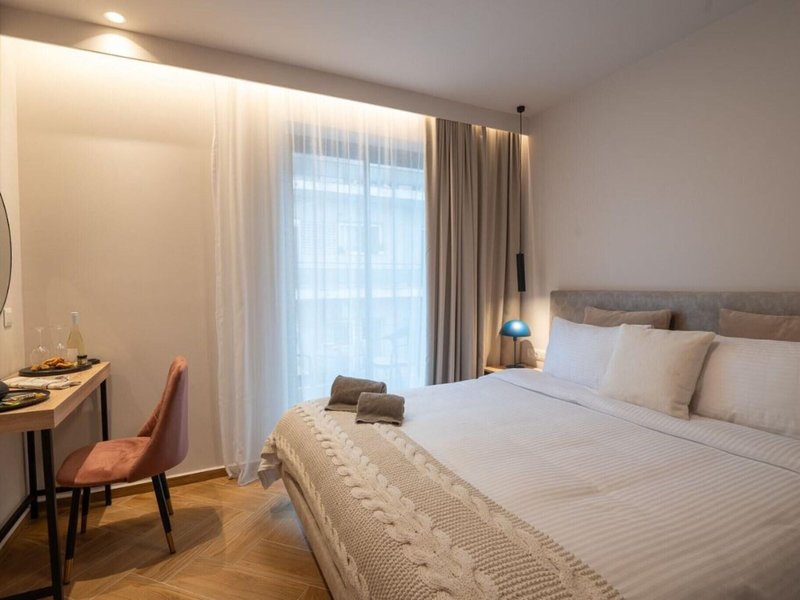 IRA Hotel 23