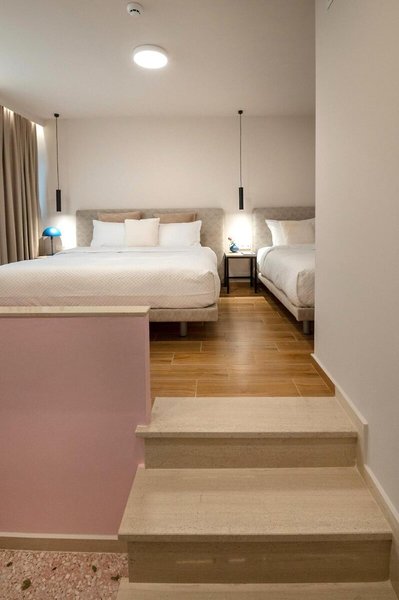 IRA Hotel 32