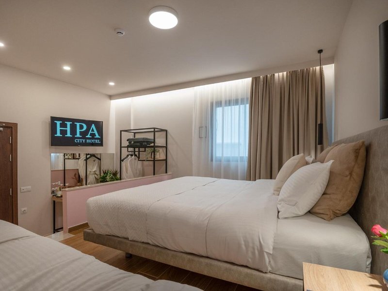 IRA Hotel 33