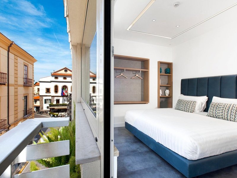 Tasso Suites
