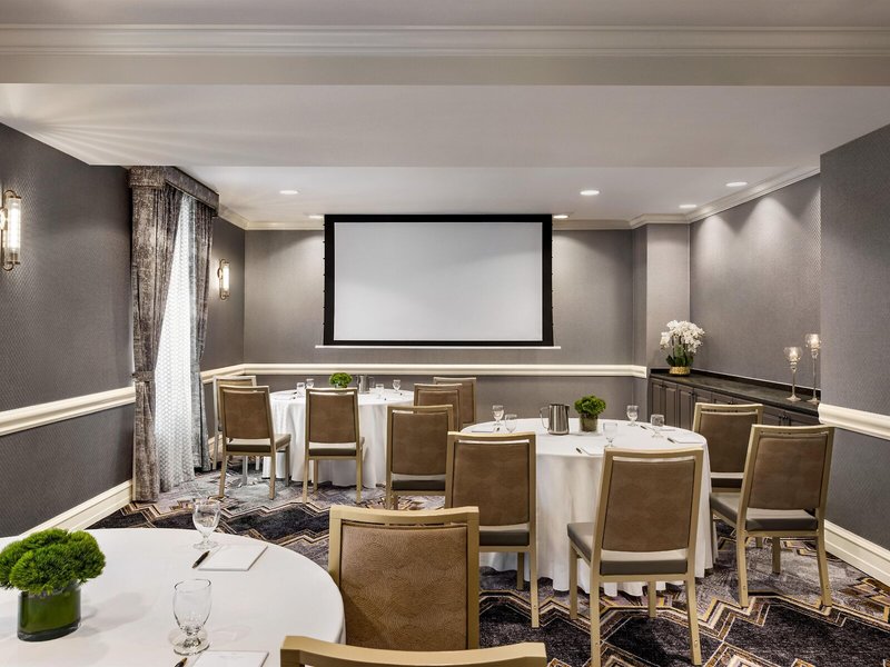 Radisson Martinique on Broadway 25