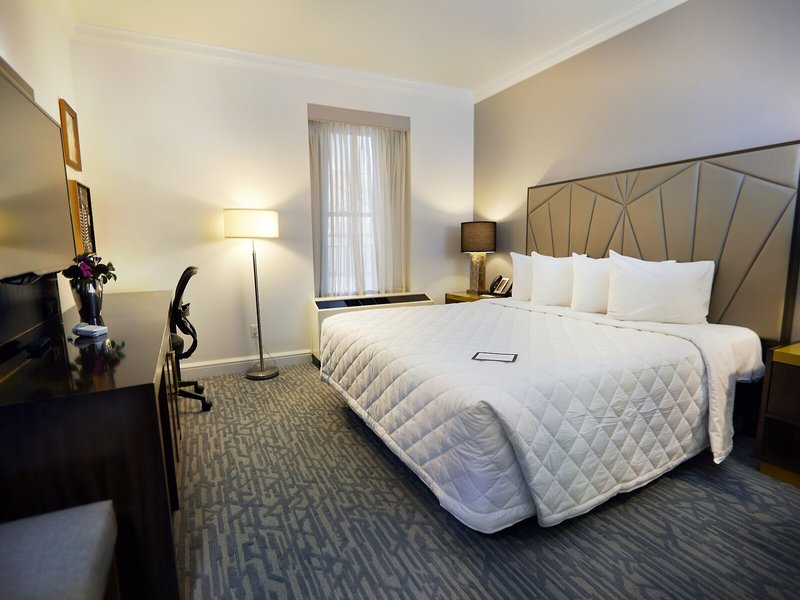 Radisson Martinique on Broadway 29