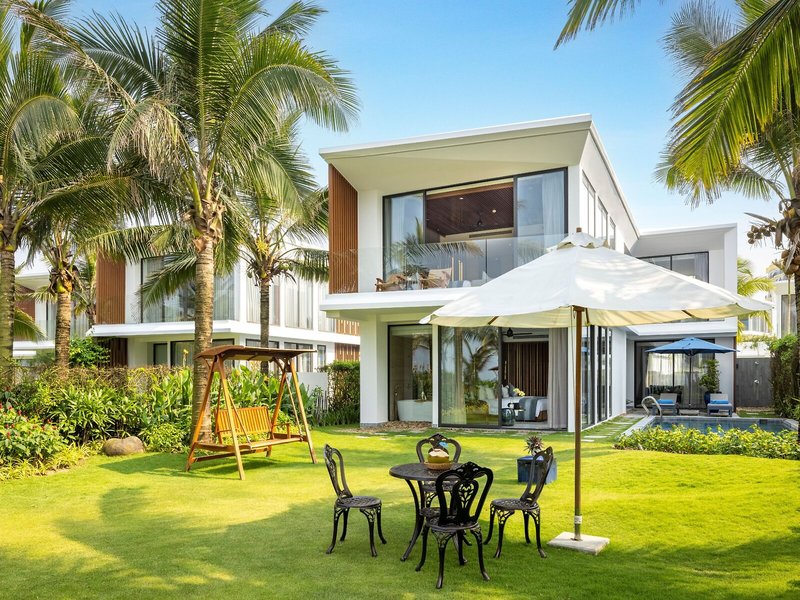 Hoi An Royal Beachfront Villas 2