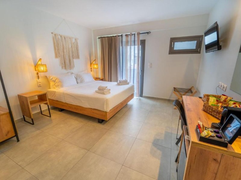 Niso Skiathos 25