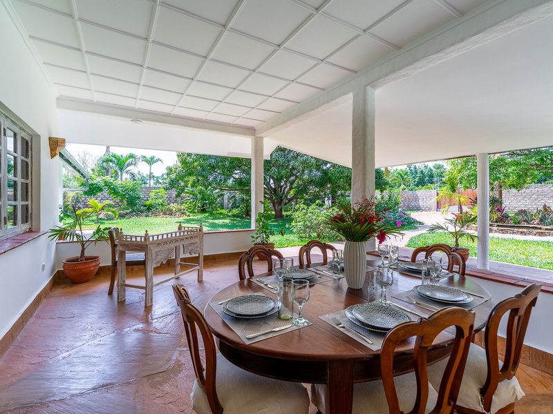 Hibiscus Home & Apartments 7