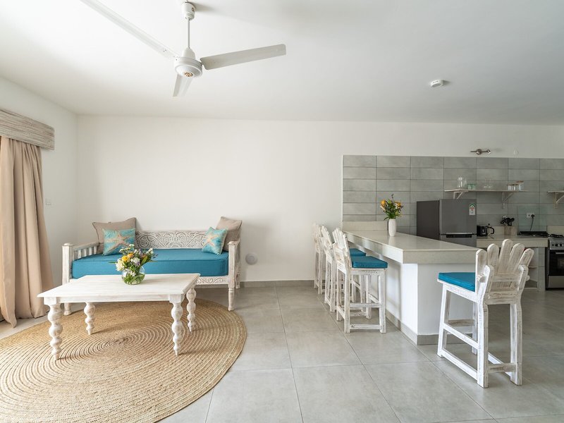 Hibiscus Home & Apartments 10