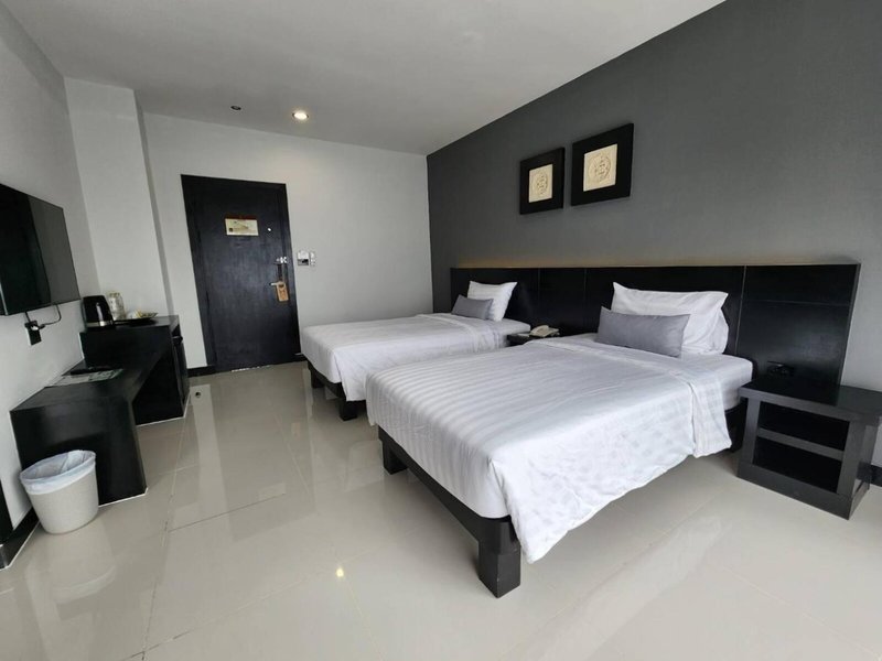 LHC Hotel and Resort 7