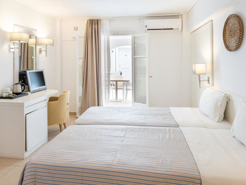 Smy Hotel Orizontes Santorini 32