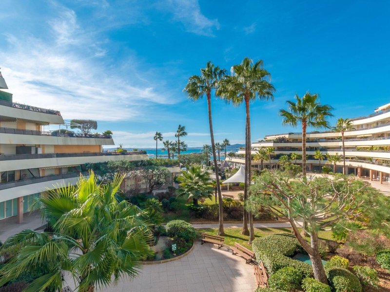 Holiday Inn Nice - Saint Laurent Du Var 3