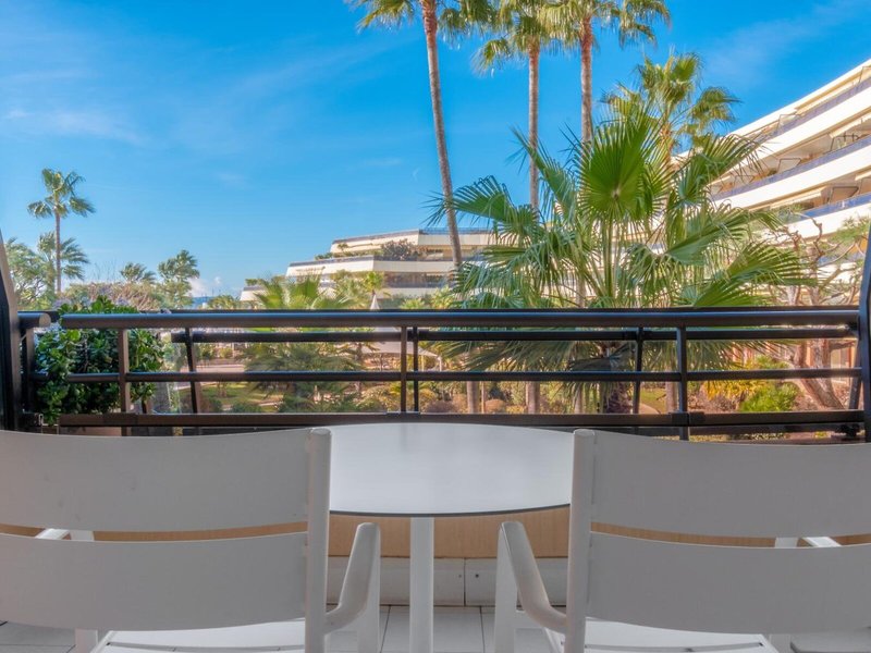 Holiday Inn Nice - Saint Laurent Du Var 9