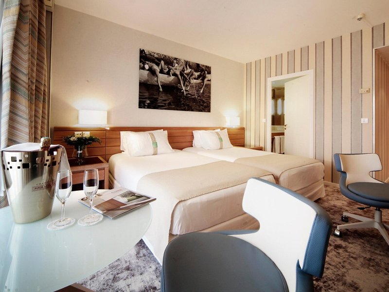 Holiday Inn Nice - Saint Laurent Du Var 40