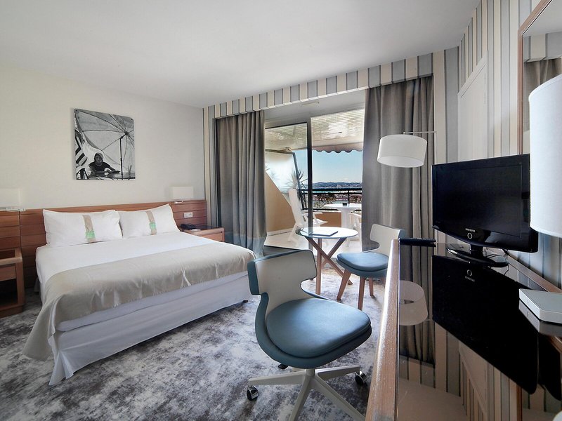Holiday Inn Nice - Saint Laurent Du Var 42