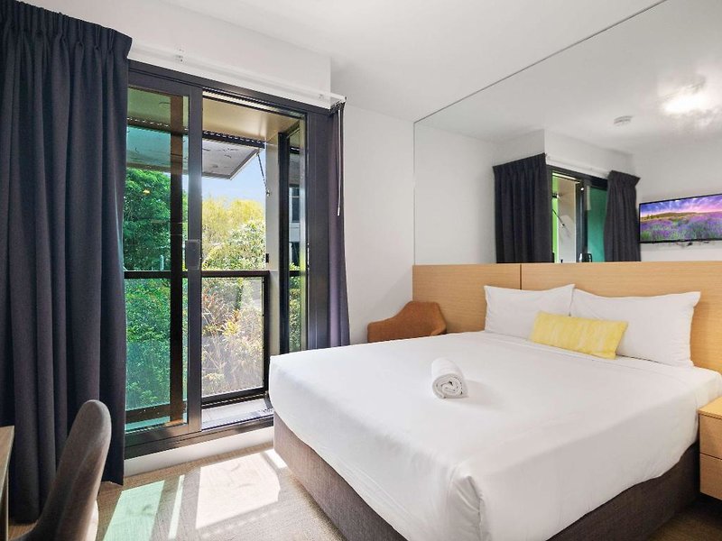 Ibis Darwin Airport Hotel 5
