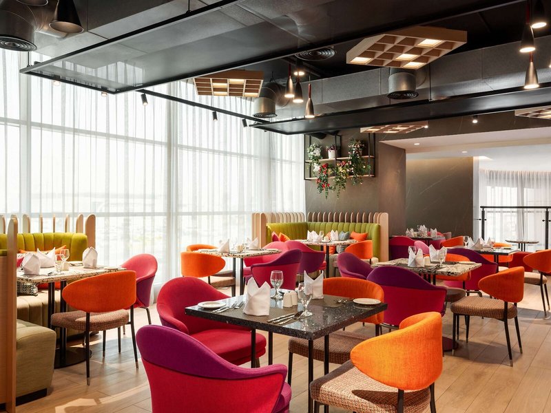 La Quinta by Wyndham Abu Dhabi Al Wahda 19 - Restaurant