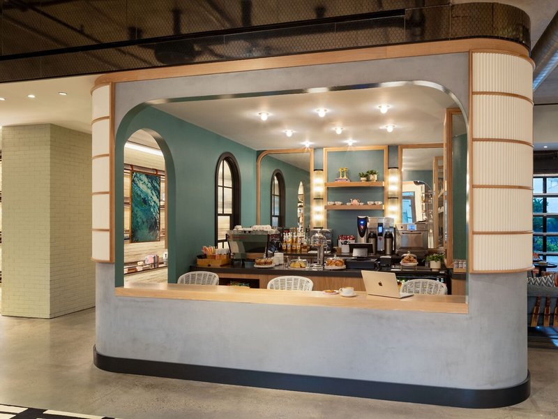 Moxy St. Petersburg Downtown 24