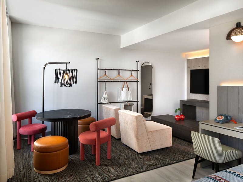 Moxy St. Petersburg Downtown 32