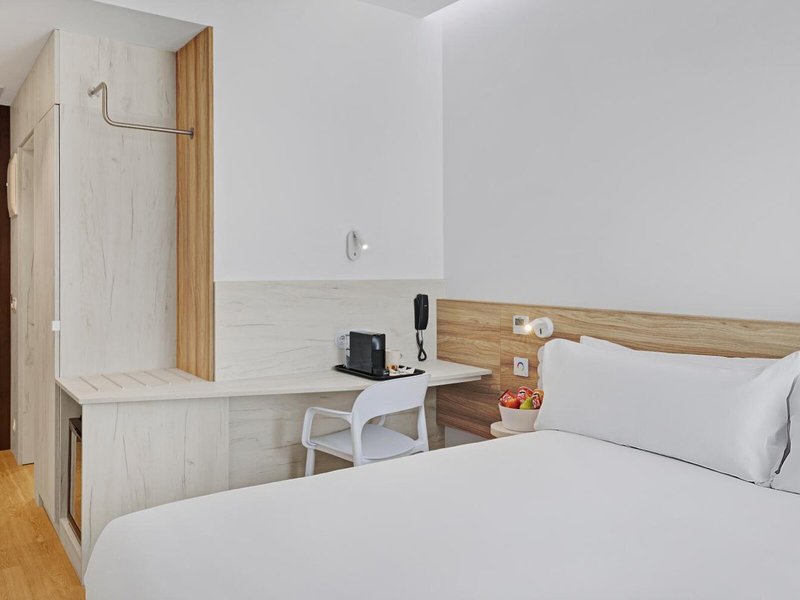B&B Hotel Leiria 3 - Room Example