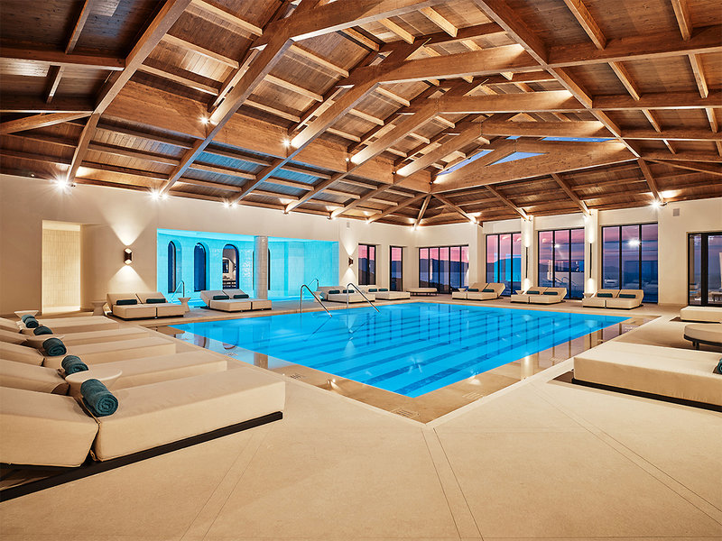 Oros Luxury Beach Resort 12