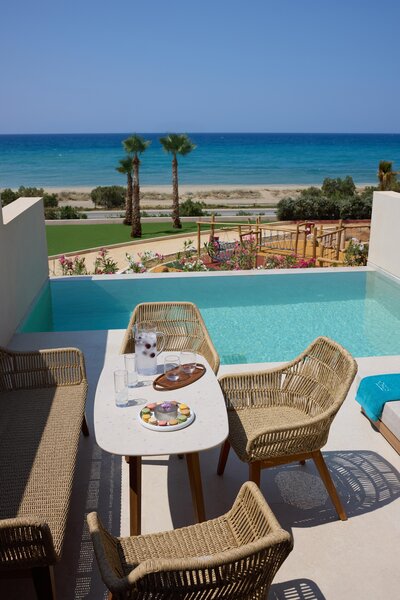 Oros Luxury Beach Resort 56