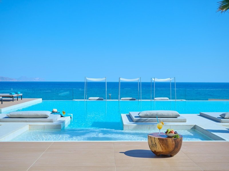 Oros Luxury Beach Resort 6