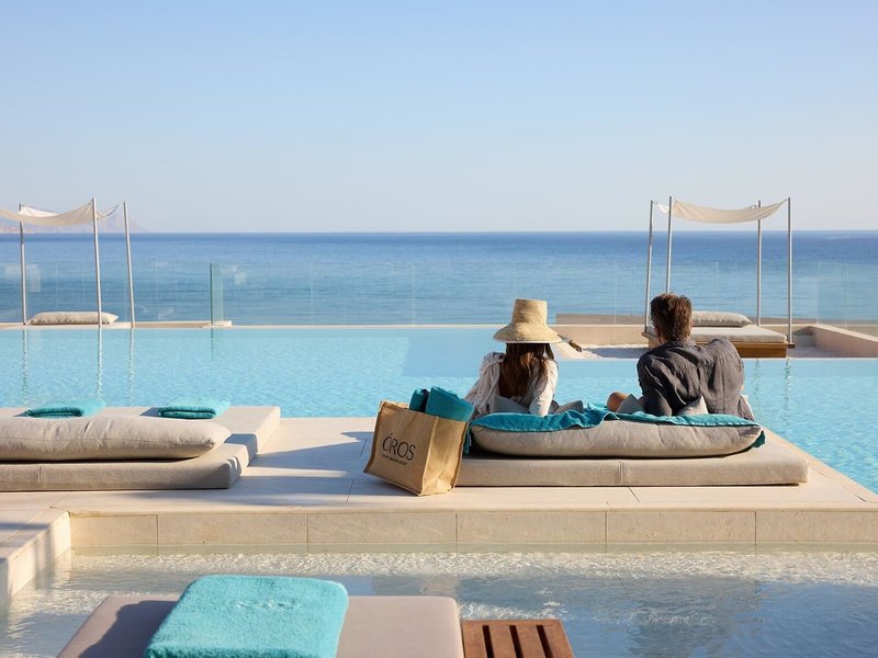 Oros Luxury Beach Resort 10