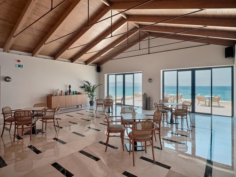 Oros Luxury Beach Resort 21