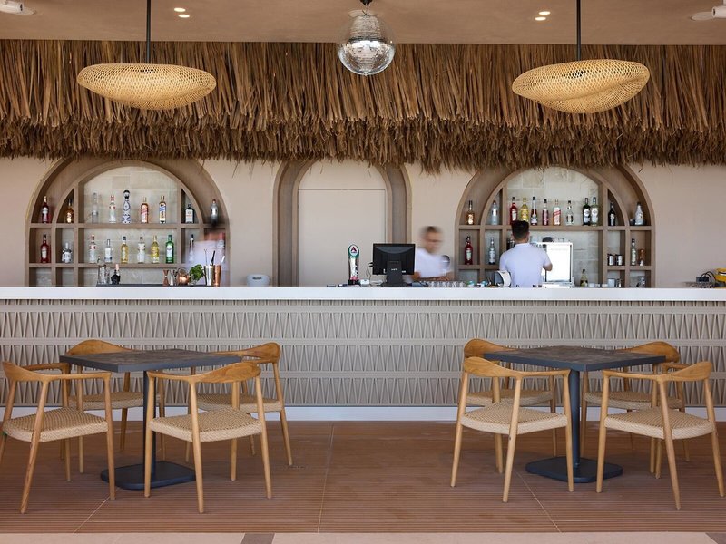 Oros Luxury Beach Resort 47