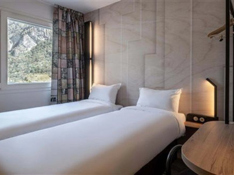 B&B Hotel Marne-La-Vallée Val D'Europe 15 - Room Example