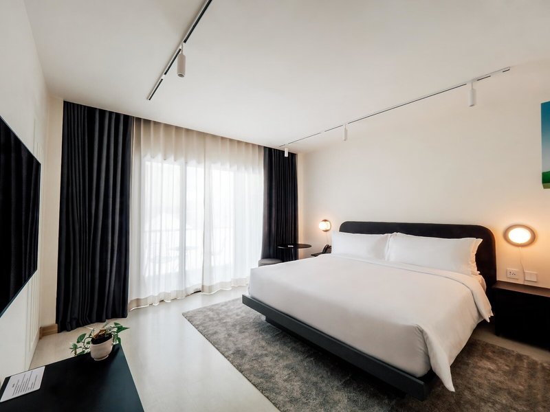 The StandardX Bangkok Phra Arthit 14
