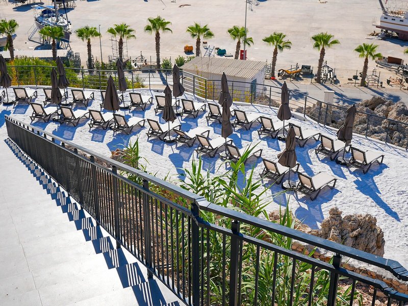 Ada Port Hotel 17