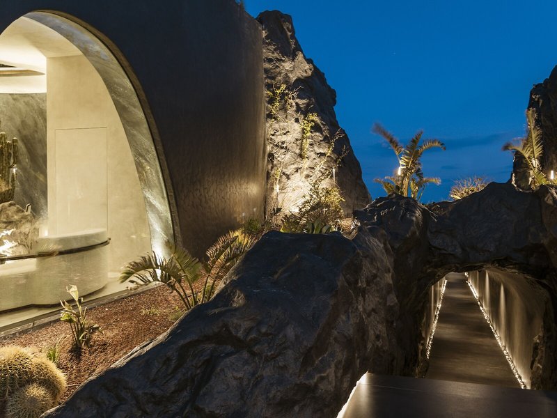 one of one hotel 4
