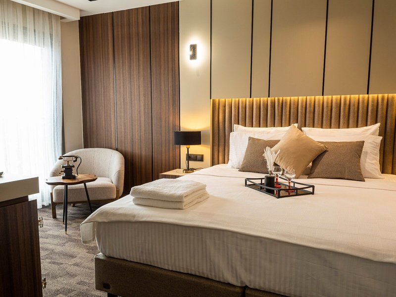 Monalisa Hotels 24