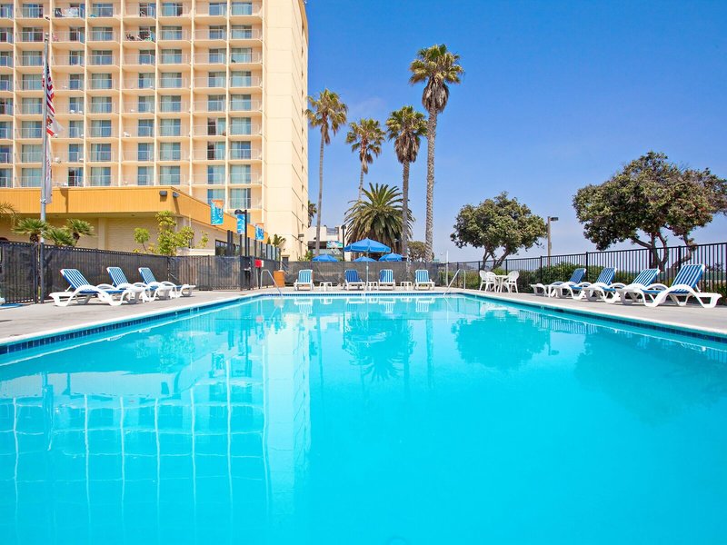 Crowne Plaza Ventura Beach