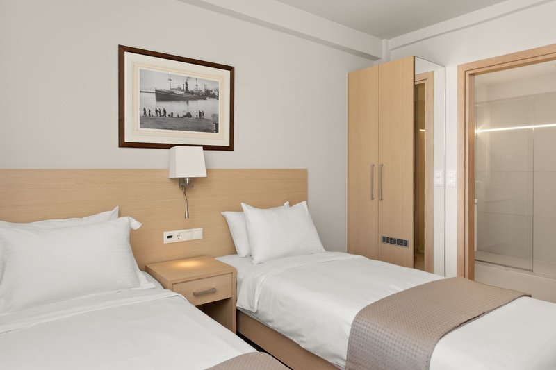 Gallery Central Piraeus Port 12