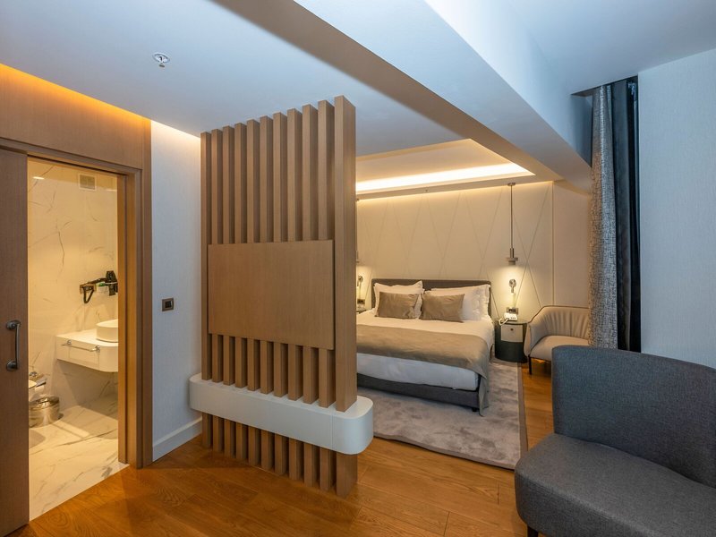 Baver Hotel 8