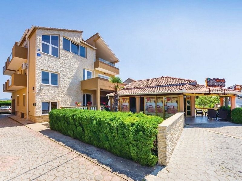 Apartments Mikulic 1