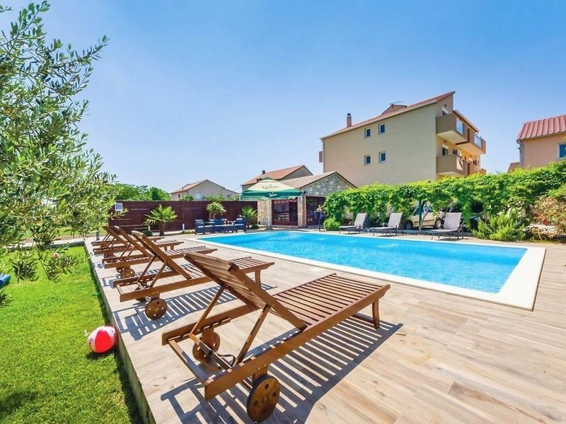 Apartments Mikulic 8