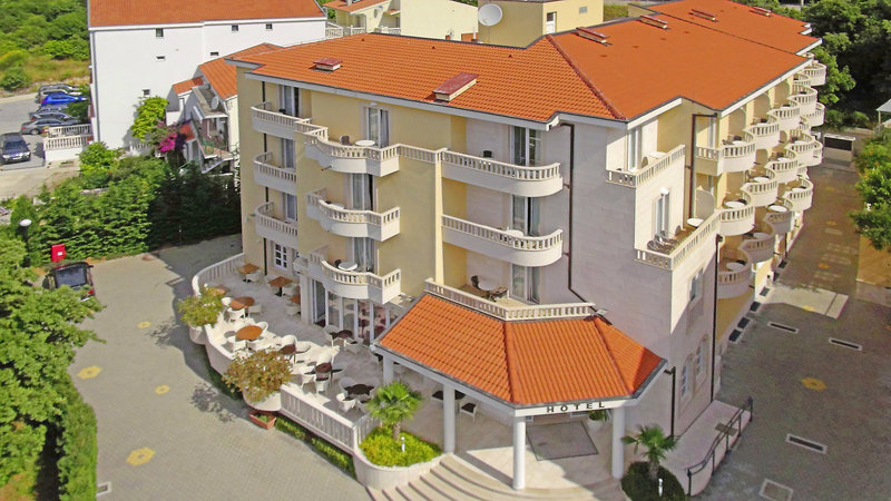 Bella Vista 12
