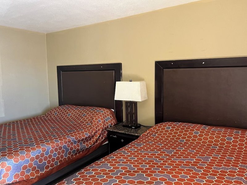 Carl's Motel 6 - Room Example