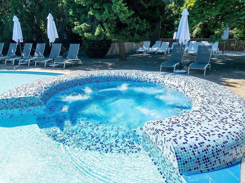 Excelsior 12 - Outdoor Pool
