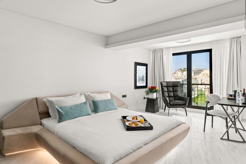 The Athenaeum Luxury Hotel 8